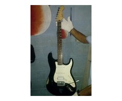 Squier by Fender,Bullet Strat,Hss.Amplificador Marshall,MG15CFX - Imagen 4/5