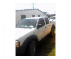 Nissan Frontier  año 2005 kilometraje 389000 - Imagen 6/6