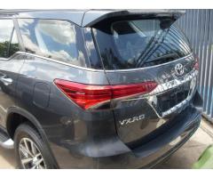 TOYOTA FORTUNNER VXR+ 2018 - Imagen 4/4