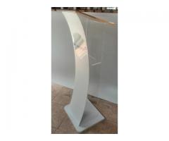 Pódium Acrílico Transparente + PVC DicoGraphic 5Mm Modelo Elegante