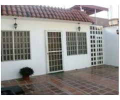espectacular casa en residencias los mangos santa cruz de aragua - Imagen 1/6