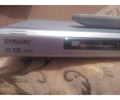 Vendo DVD SONY usado. Totalmente operativo; el control si tiene detalles pero funciona - Imagen 1/3
