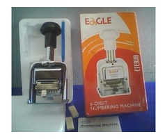 Numeradora-Foliadora manual metálica, marca Eagle, 6 dígitos