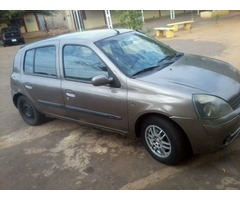 Remato por viaje en puerta Renault Clio 2007 versión especial en 1100$ - Imagen 4/6